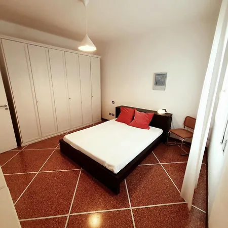 Spacious Three-Room Apartment In Saragozza Bologna Exterior photo